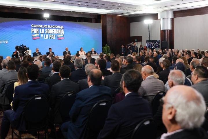 Presidente Maduro dirige la instalación del Consejo Nacional por la Soberanía y la Paz