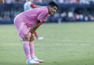 Luis Suárez escupió a técnico del Sounders