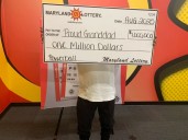 Ganó $1 millón en Powerball por comprar dos boletos idénticos por error