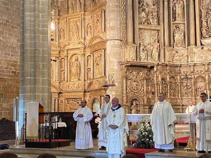 El obispo de Barbastro amenaza con dimitir en su pulso con el Opus Dei: “Francisco me advirtió que tuviera cuidado con las intrigas mafiosas”