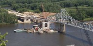 Lansing businesses prepare for Mississippi Bridge closure
