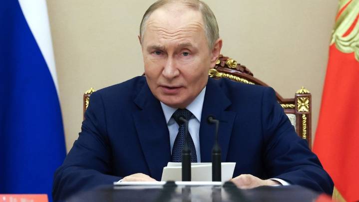 Putin says Russia is willing to abide by nuclear arms deal with the US for 1 year after it expires