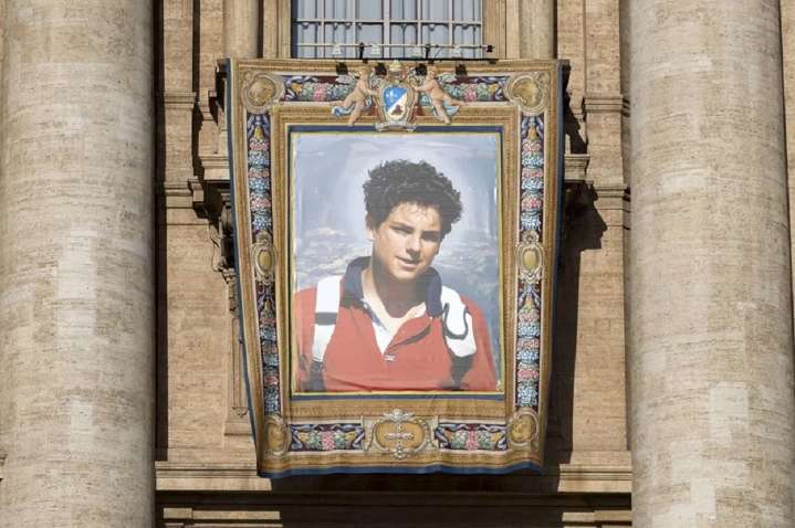 Carlo Acutis ya es el primer santo mileneal