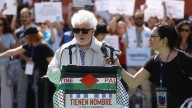 Almodóvar lee la carta de un niño gazatí: "Ojalá tuviera una casa"