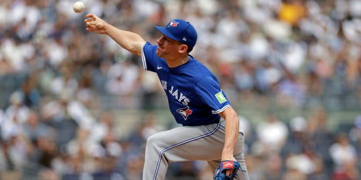 Blue Jays place Chris Bassitt on injured list with back inflammation