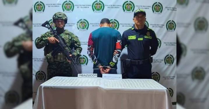 Hombre extranjero sorprendido en el barrio La Estación con 570 dosis de bazuco listas para la venta