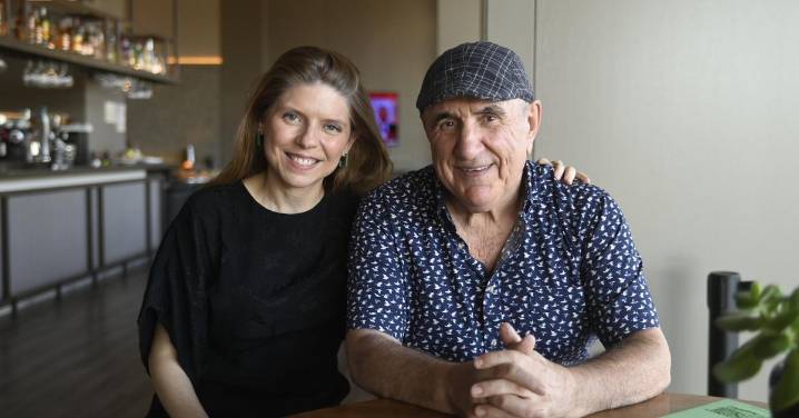 Miriam Reyes y Alejandro López Andrada, a dos voces en Cosmopoética: "La poesía es más necesaria que nunca"