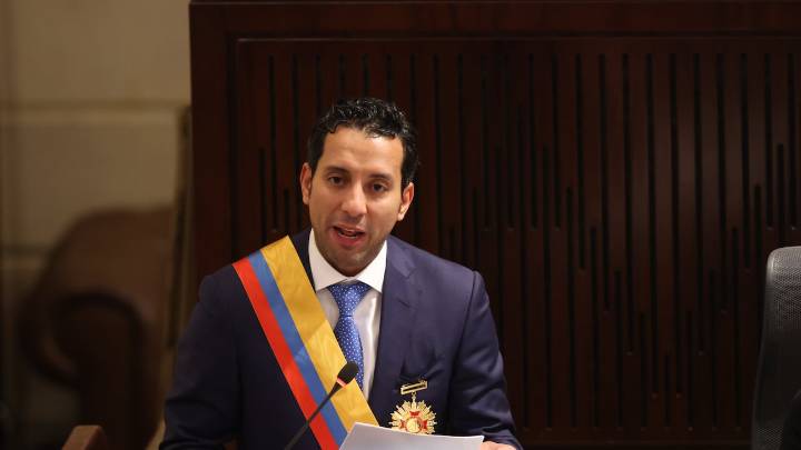 El silencio de Julián López, presidente de la Cámara
