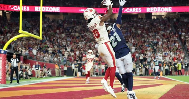 Seattle Seahawks kick last-second field goal to stave off fourth-quarter comeback from Arizona Cardinals