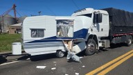 Accidente en la Ruta 5: un camión embistió a una casilla rodante trasladada por un utilitario