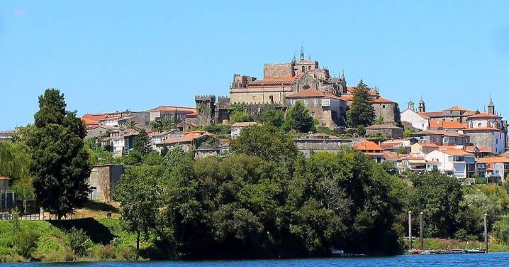 Ruta por las fortalezas de la frontera de Ourense con Portugal