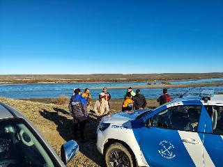 Piedra Buena: una camioneta cayó al río Santa Cruz y continúan las tareas de búsqueda
