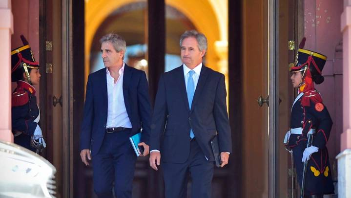 El Gobierno anunció que va a intervenir en el mercado cambiario para que no se dispare el dólar