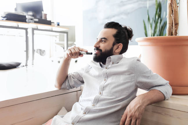 Engineer turned a vape into a web server • The Register