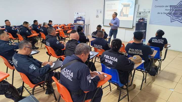 Capacitan a personal de Seguridad Vecinal en informes policiales