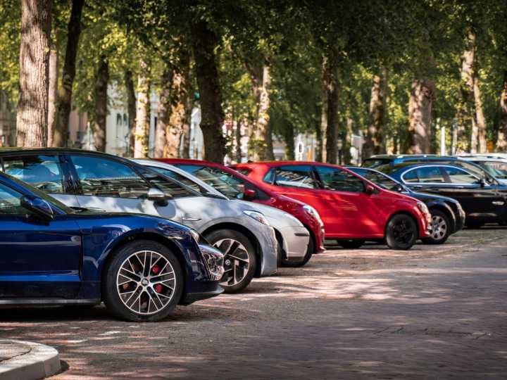 Las 3 maniobras para estacionar el auto