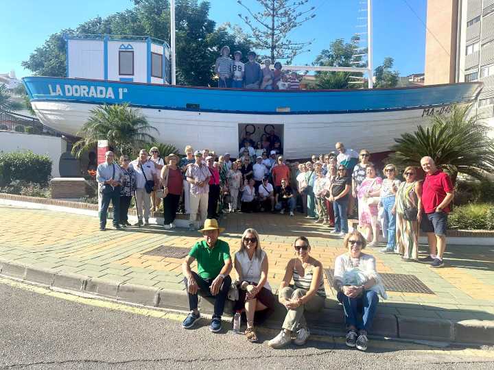 Sesenta mayores de Palos disfrutan de unas vacaciones en Almuñécar gracias al programa municipal 'Viaje para la 3ª Edad'