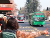Red Movilidad activa buses de apoyo ante cierre de estaciones en el Metro de Santiago