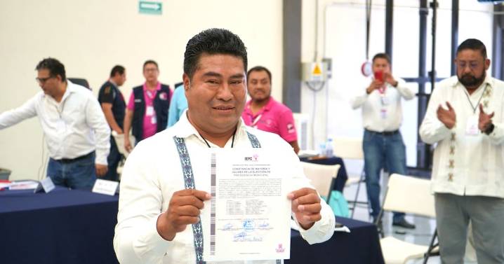 Julio Pérez Pérez recibe constancia como alcalde electo de Pantelhó, Chiapas