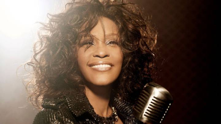 ¡Whitney Houston hace su grandioso regreso! La legendaria voz se reencarna en el escenario con una gira innovadora impulsada por inteligencia artificial.