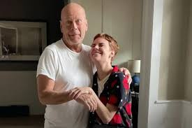 La familia de Bruce Willis decide internarlo en residencia especializada