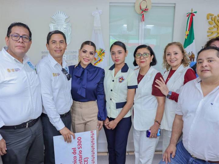 Evelyn Salgado impulsa revolución educativa en Guerrero
