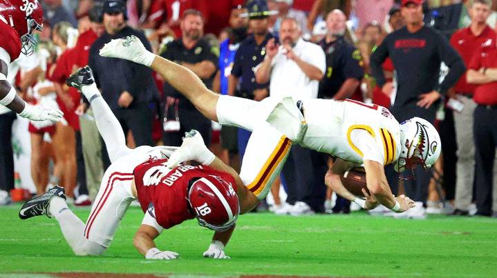 Alabama football DB Bray Hubbard confronts post