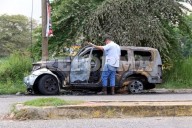Queman auto y tiran ponchallantas en Tabasco