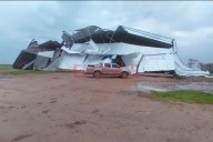 Temporal destruyó un gran galpón en zona rural de Entre Ríos: fotos y video