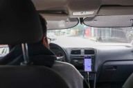 Tres hombres armados despojan a conductor de Uber de auto y pertenencias en Amozoc