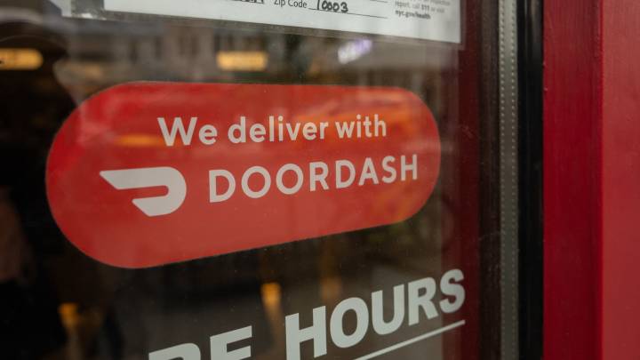 The stars are aligning for this delivery stock to burst to all-time highs, according to the charts