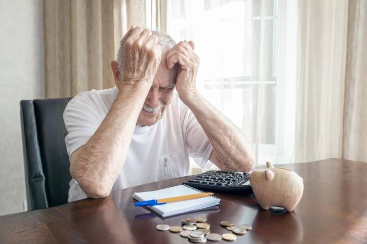 Dear Abby: My broke dad keeps giving money to those in need