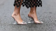 Naked shoes: los calzados que van a marcar tendencia y cómo incorporarlos a tu estilo