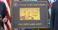 Trump lanza la “tarjeta dorada” para agilizar visa migratoria: ¿cuánto cuesta y quiénes pueden tramitarla?