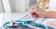 Reglamentaron el procedimiento para realizar reclamos al sistema de Salud sin pasar por la Justicia