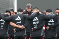 Perú recibe a Paraguay con el único aliciente de no concluir eliminatorias en último lugar