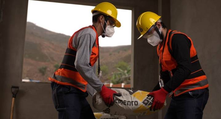 Saber cuidarse es de fuertes: 4 consejos prácticos para impulsar la seguridad en la construcción