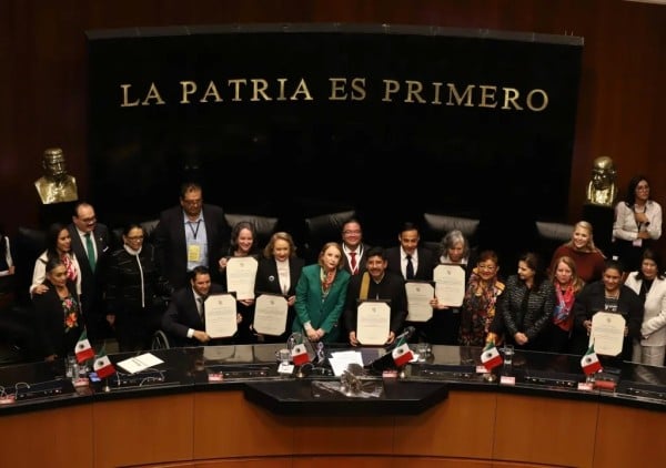 Rinden protesta 9 ministros de la nueva Corte