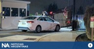 Un conductor estrelló su automóvil contra la cerca de entrada de un edificio del FBI en Pittsburgh
