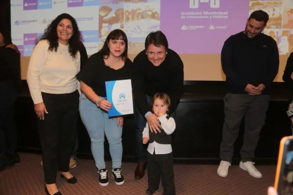 Gaido anunció la inauguración del sexto barrio el 15 de septiembre y anticipó más entregas hasta 2026