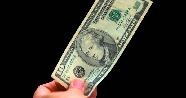 Los nuevos dólares ya son oficiales: los billetes de USD 10 y USD 50 serán los primeros en cambiar y esto pasará con los de ahora