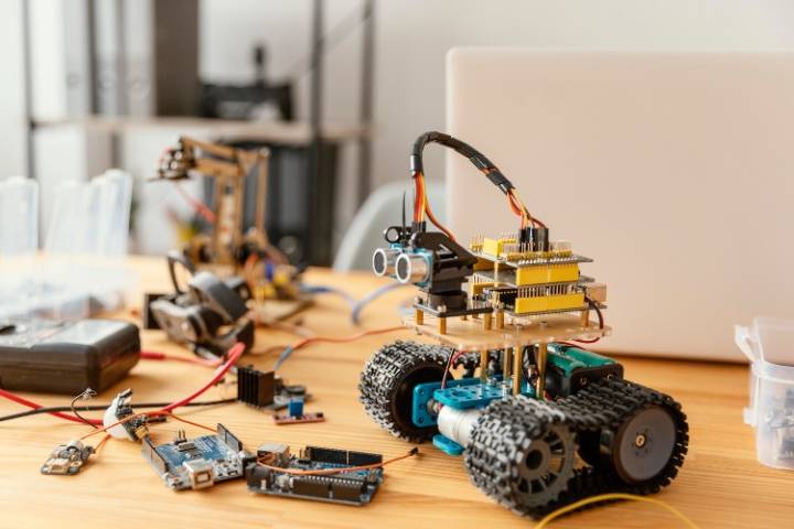 BOGOTÁ SE PREPARA PARA EL PRIMER TORNEO INTERNACIONAL DE ROBÓTICA RHA ROBOTICS 2025