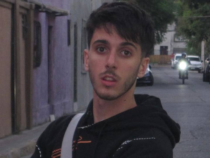 Es hijo de un reconocido actor, le dieron la mejor “herencia” y a los 22 años brilla junto a una estrella
