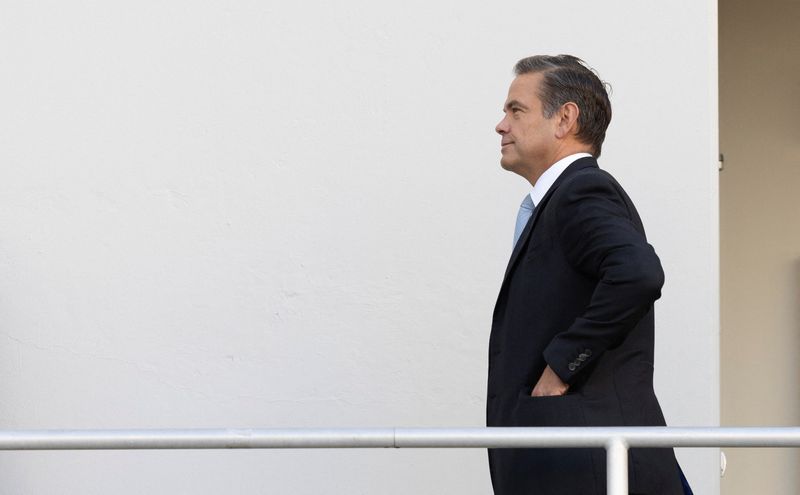 Lachlan Murdoch cements control of Fox, WSJ media empire in new family deal