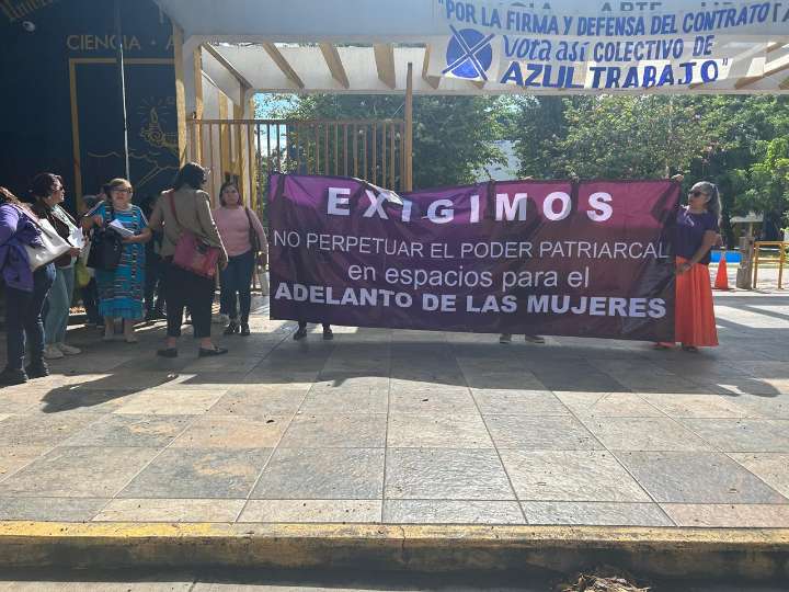 Alientan Benjamín Robles y Liz Arroyo toma simbólica de la UABJO
