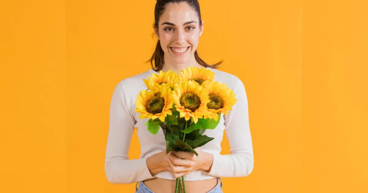 ¿Por qué se regalan flores amarillas el 21 de septiembre? Qué significa este gesto que se volvió tra