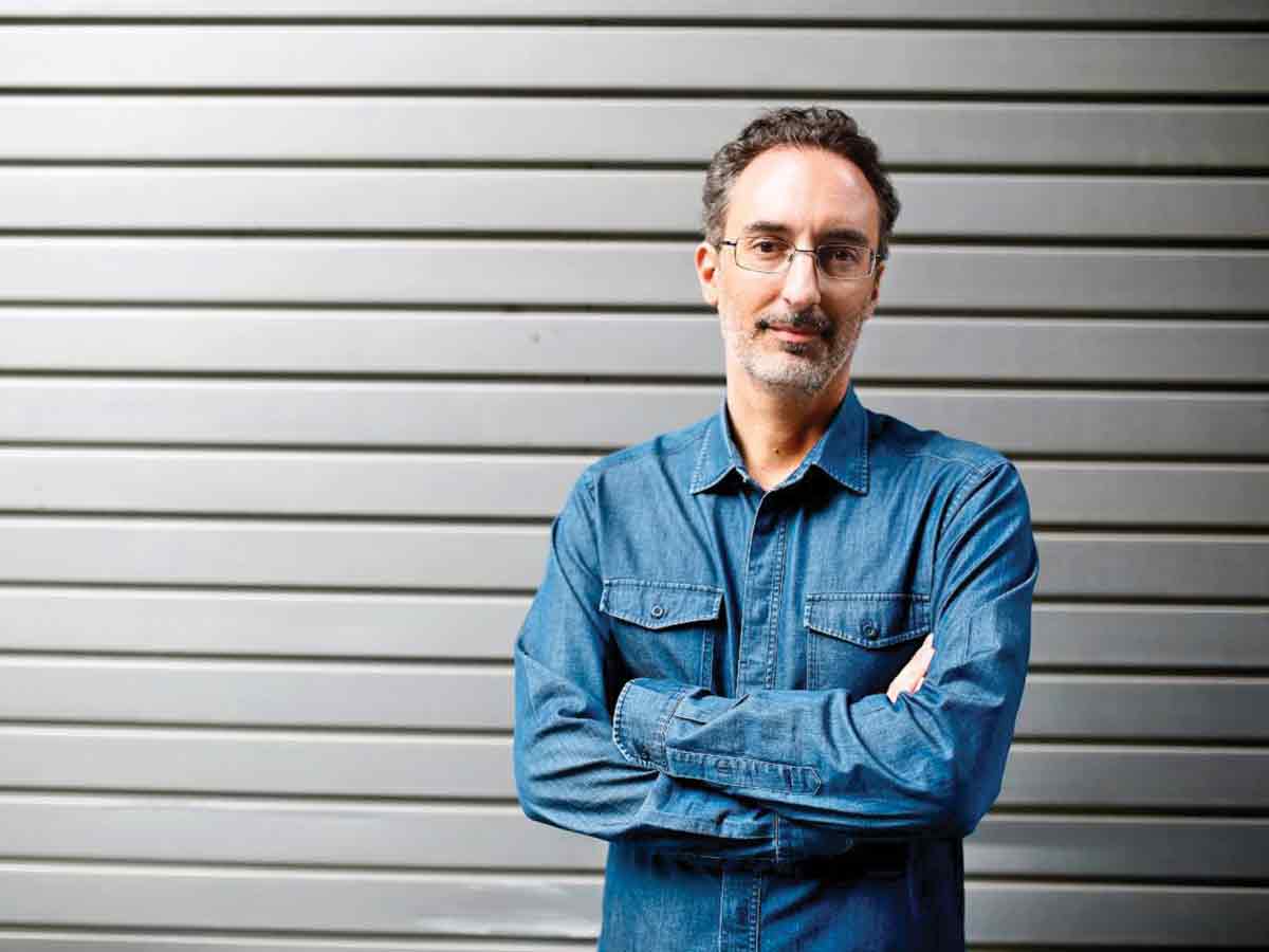 Andrea Rizzi, “la literatura ilumina la oscuridad del presente”
