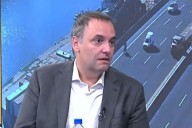 Reapareció Manuel Adorni con periodista amigo: "No les explicamos de manera simple a los bonaerenses..."