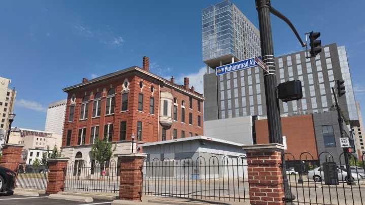 Louisville Historical Society prefers old building over new pickleball court