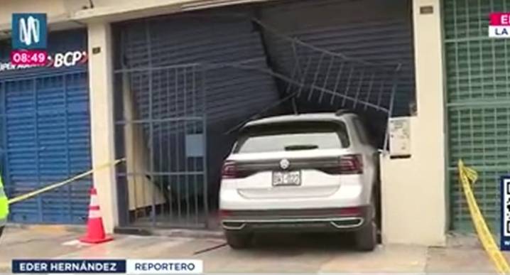 Conductora empotra su vehículo contra restaurante en La Molina tras confundir pedales